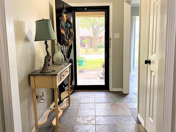4th image of 4203 Portales Dr
