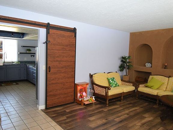 3rd image of 7060 W Parkway Blvd