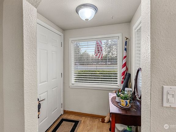 3rd image of 11725 Aqueduct Dr E