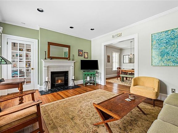 4th image of 2305 Cottage Grove Ave