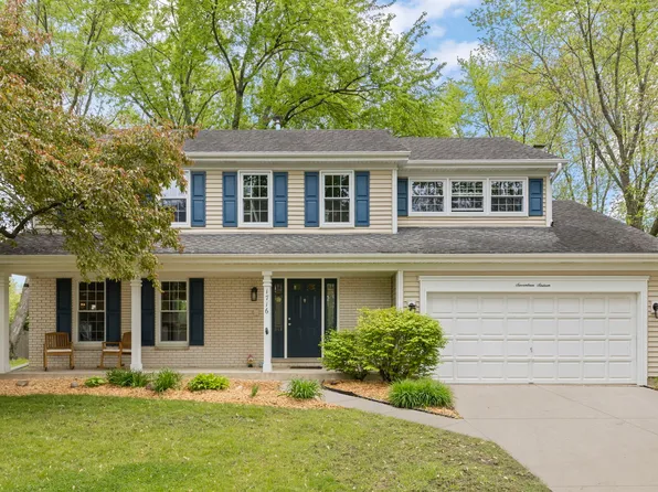 1716 Cedar Glen Ct, Libertyville, IL 60048