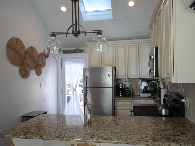 49 Fanning Ave — Photo 6