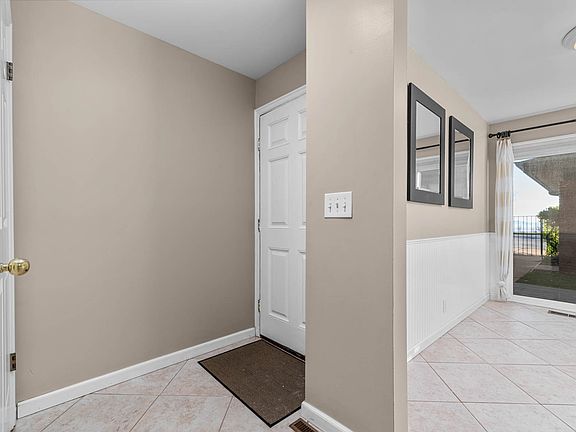 4th image of 2115 Ridgewood Way
