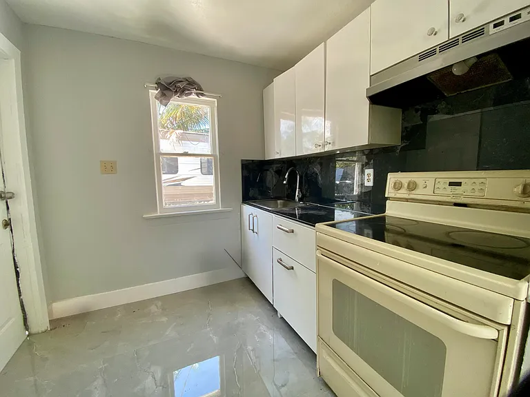 2231 Wilson St #2 — Photo 7