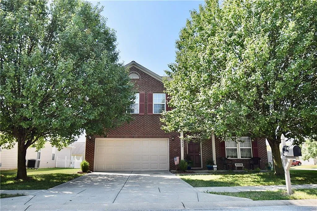 9655 Thomas Ln photo 1
