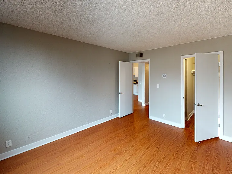 Amber Apartments — Photo 6