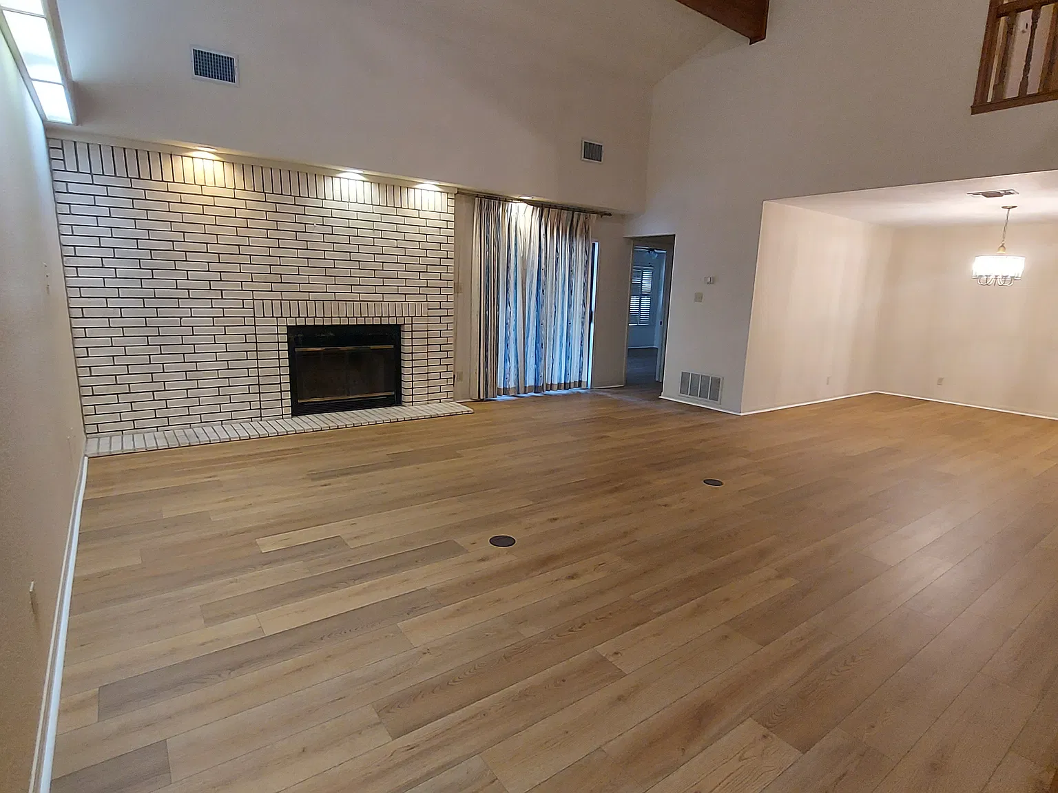 3 bed, 2.5 bath, 3142 sqft, $1,800 — Photo 3
