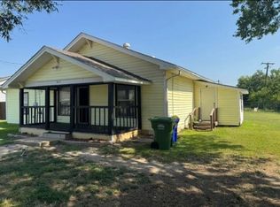 323 E Lloyd St, Krum, TX 76249