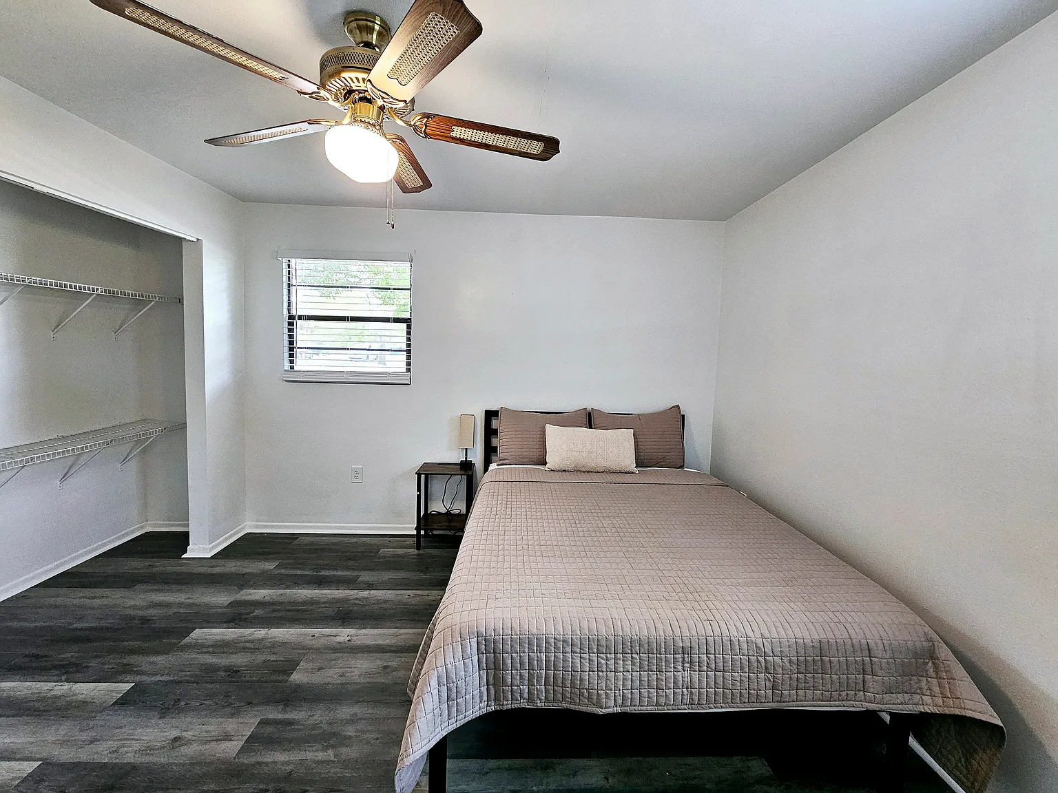 4 bed, 2.0 bath, 1062 sqft, $706 — Photo 2