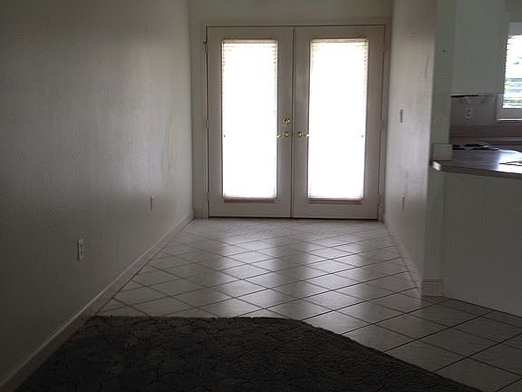 5th image of 2530 Lakeview Dr