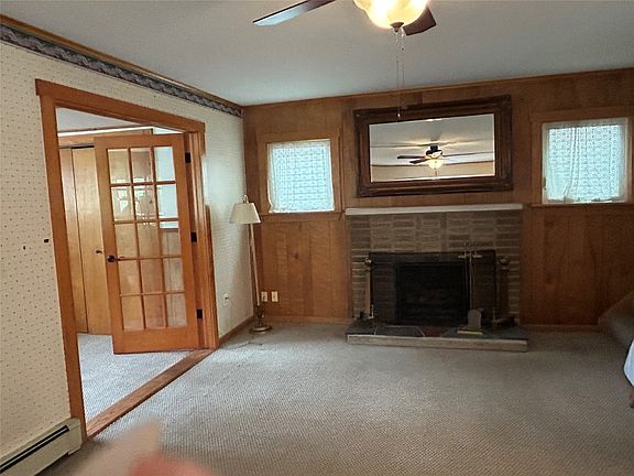 4th image of 210 Blackstone Dr