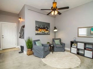 5300 Longview Rd #10, Kansas City, MO 64137