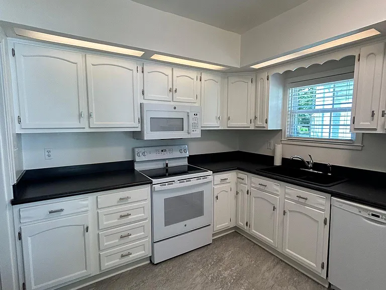 Kitchen, enter into thru back door
