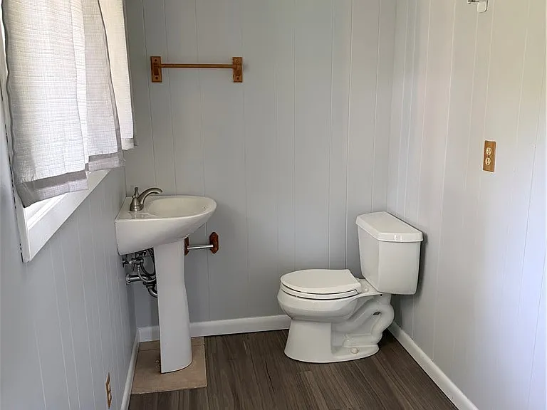 107 Hadley Dr — Photo 9