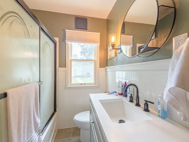 3243 Fillmore St NE — Photo 11