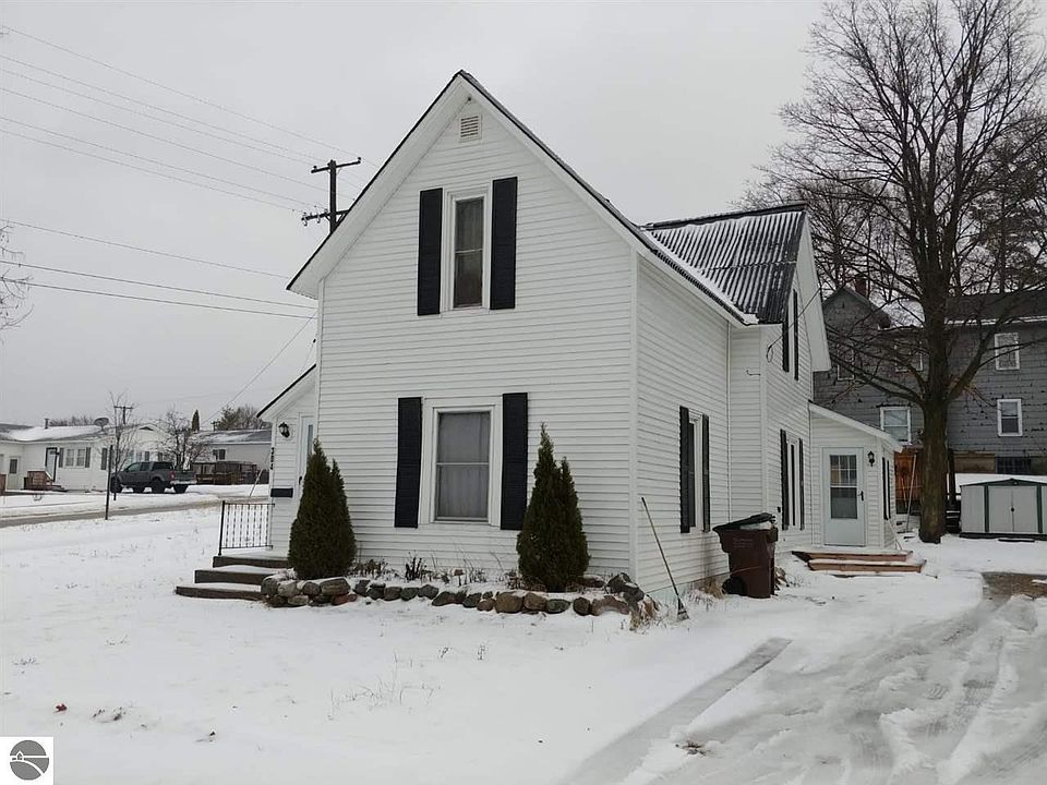 1st image of 304 E North St