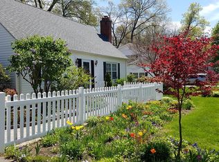 146 Squassick Rd, West Springfield, MA 01089