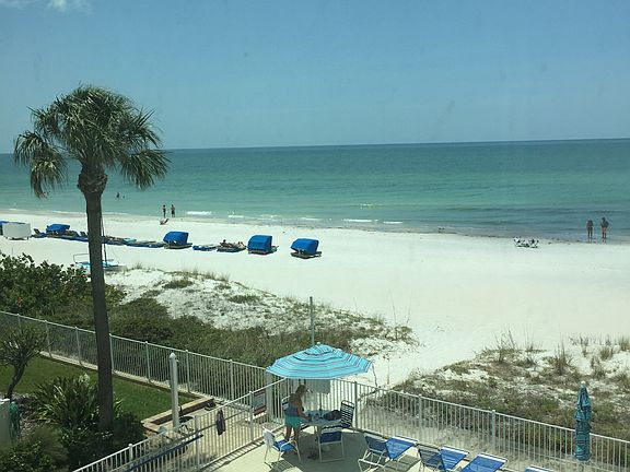 2nd bedroom/balcony view 