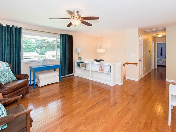 4th image of 555 Jandon Ct