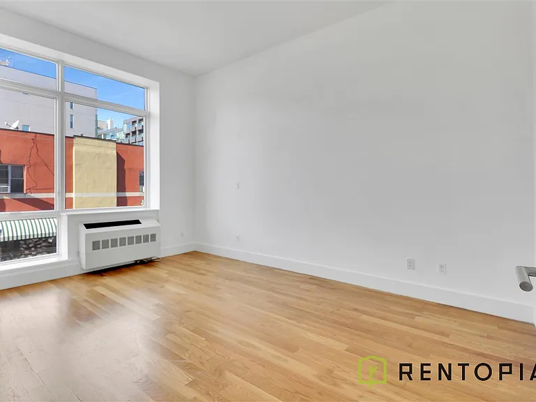 200 N 11th St #5M — Photo 4