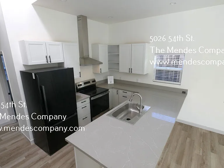 College Rental on 54th St. — Photo 5