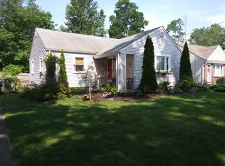 160 Eddywood St, Springfield, MA 01118