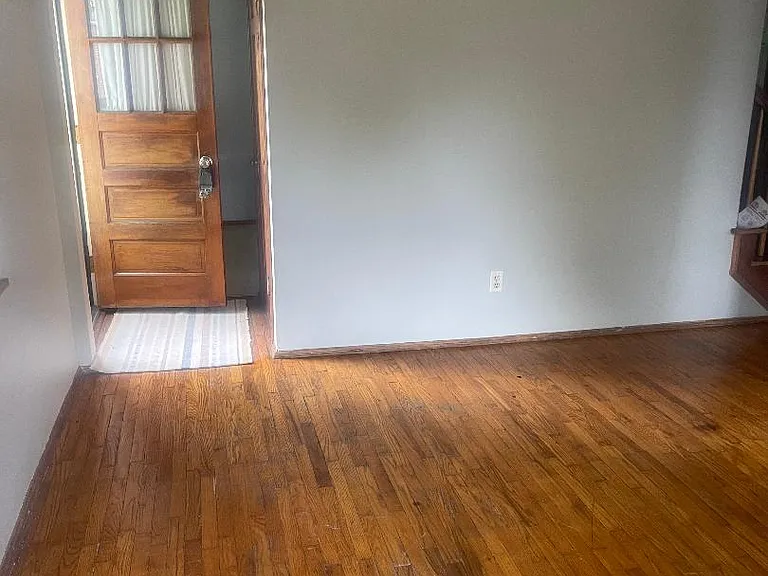 317 Wallace Dr — Photo 4