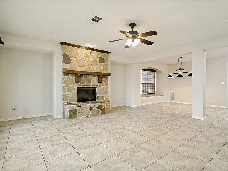 1148 Amy Dr — Photo 6