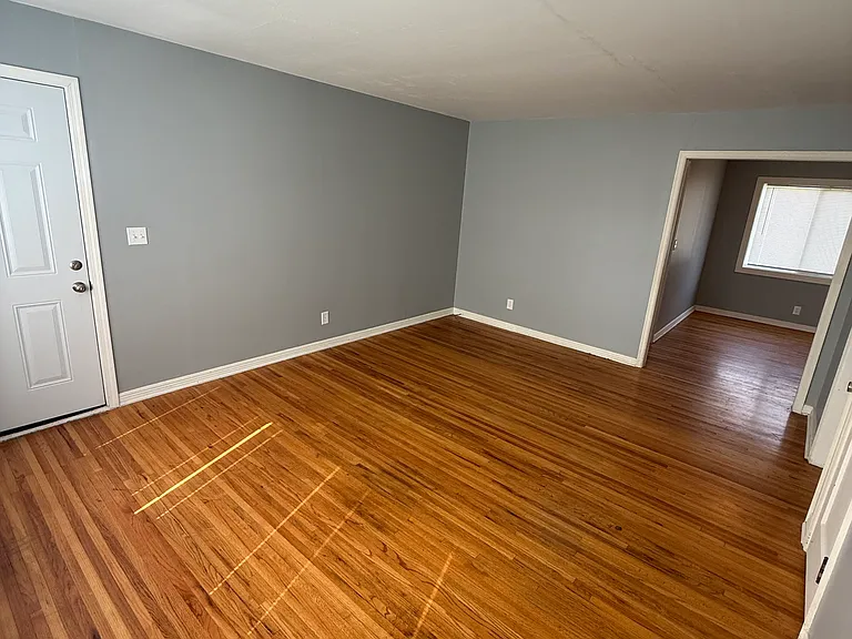 638 S Woodlawn Blvd — Photo 6