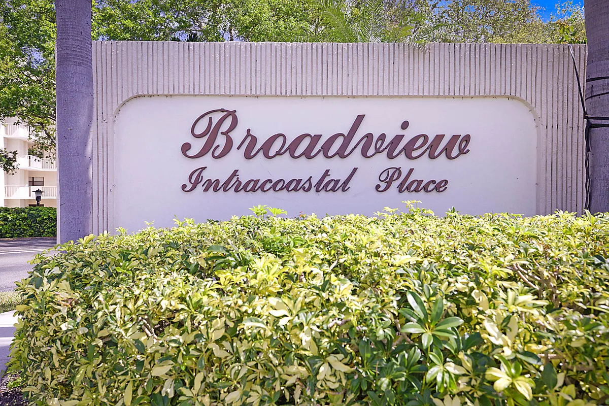 Building Photo - 300 Intracoastal Pl #403