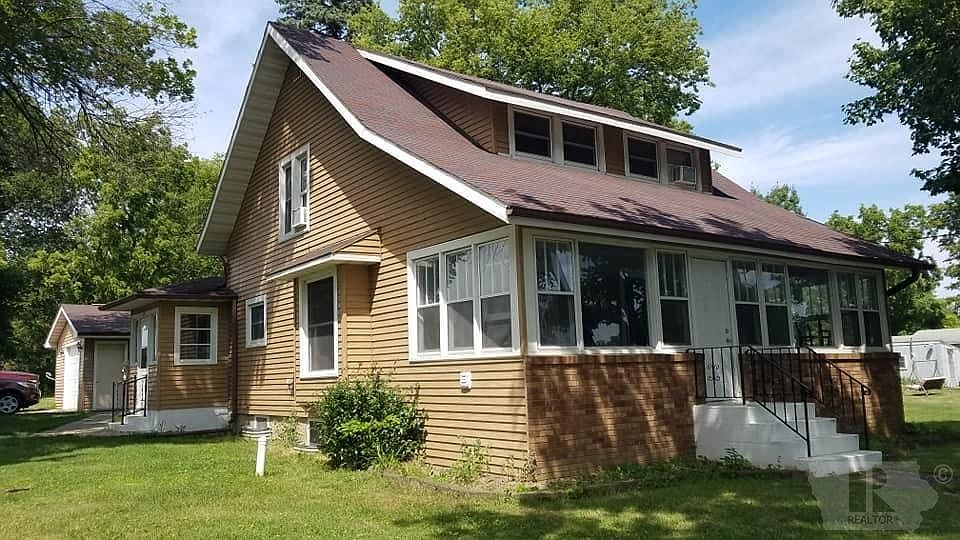 1st image of 307 Miller St