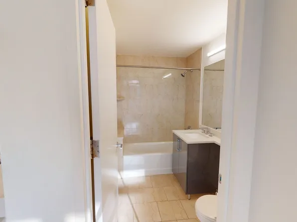 10 Hanover Square image 3 of 9