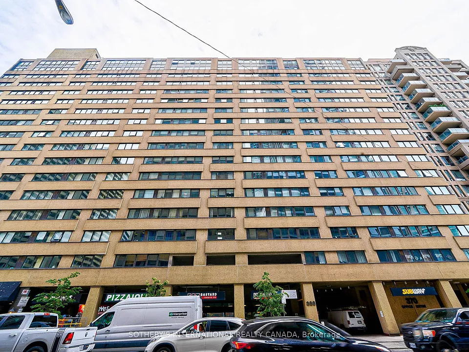 360 Bloor St E #904