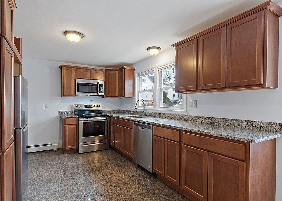 29 Heywood St, Worcester, MA 01604 Zillow