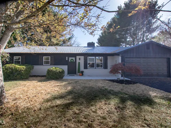 7151 Pembroke Cir, Bristol, VA 24202