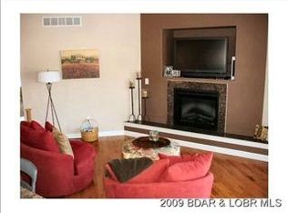 37 Spring Green Ct, Four Seasons, MO 65049