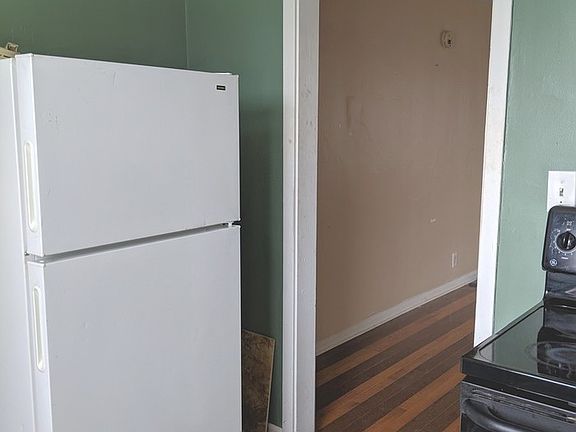 4th image of 1120 W Hillcrest Ave APT 1
