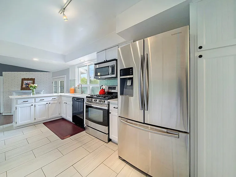 2536 Alveston Dr — Photo 10