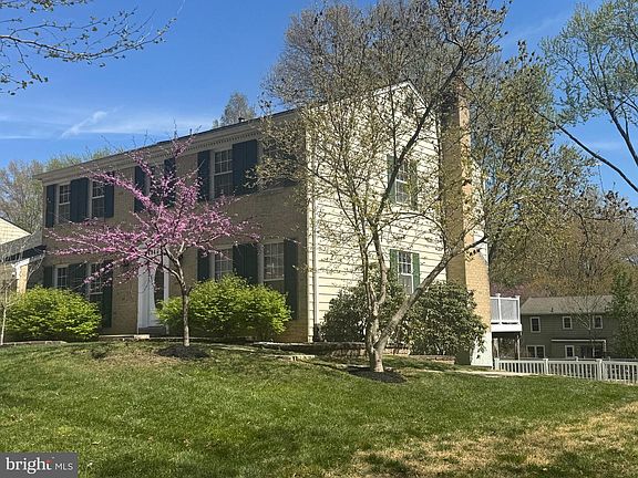 4th image of 4945 W Running Brook Rd