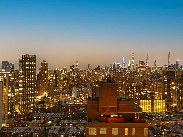 300 East 93rd Street image 1 of 4