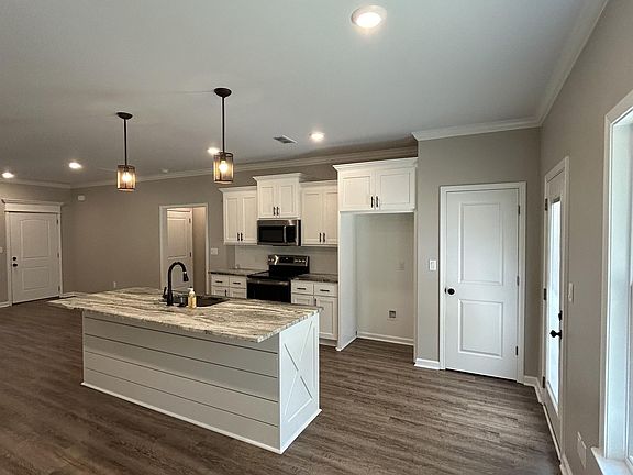 4th image of 125 Stonebriar Dr
