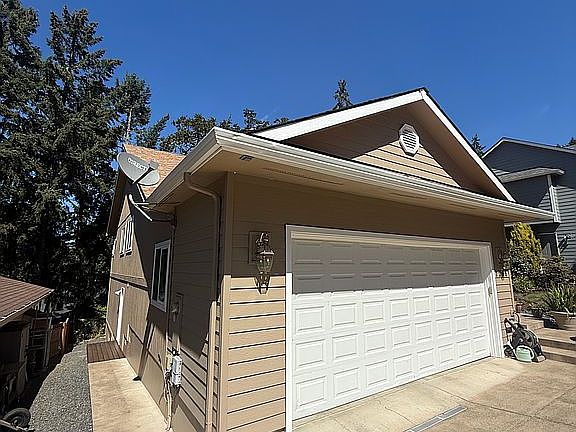 4th image of 7236 Glacier Dr