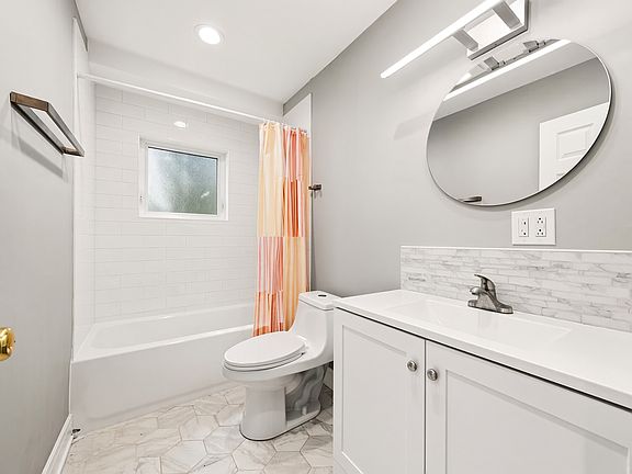 5th image of 27W174 Cooley Ave #1