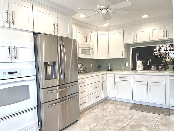 5th image of 1341 NW 19th Terrace #83-D