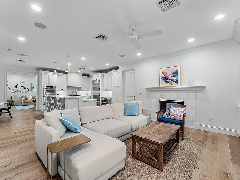 1022 Walnut Ter — Photo 18