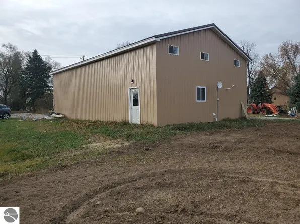 113 E Clay St, Ithaca, MI 48847