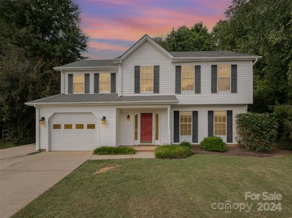 10300 Shelter Rock Ct, Charlotte, NC 28214