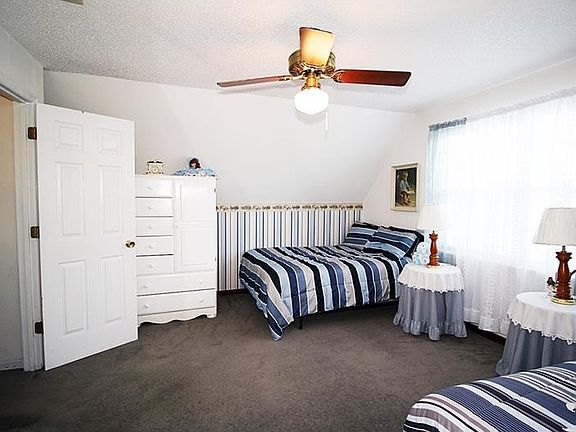 5th image of 2401 Boswell St