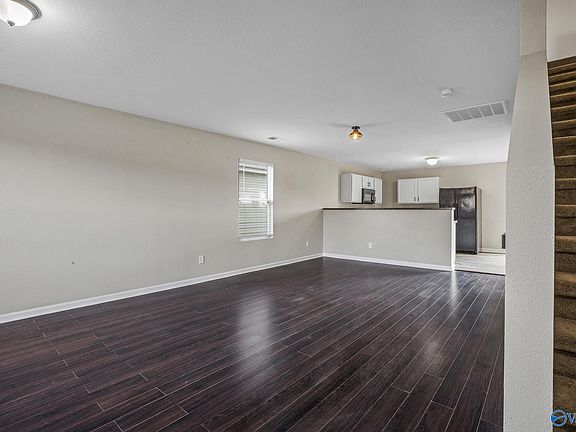 3rd image of 279 Bermuda Lakes Dr