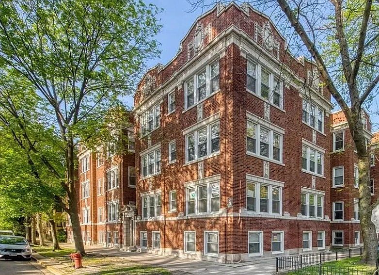 1st image of 1418 W Arthur Ave #2
